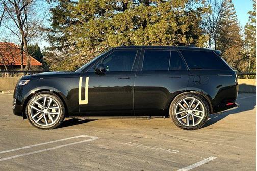 2025 Land Rover Range Rover P550e SE