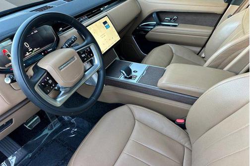 2025 Land Rover Range Rover P550e SE