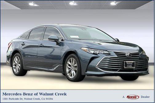 2022 Toyota Avalon XLE