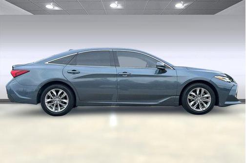 2022 Toyota Avalon XLE