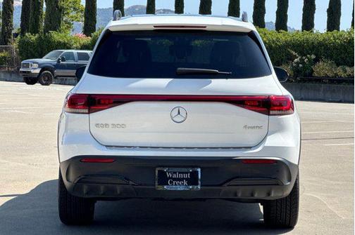 2022 Mercedes-Benz EQB 300 4MATIC