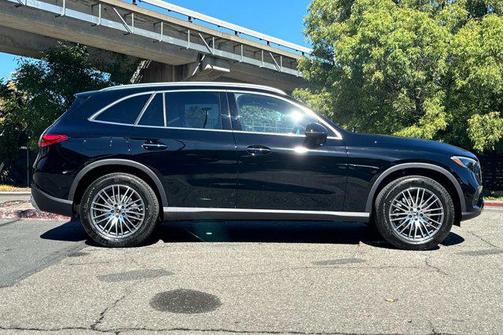 2026 Mercedes-Benz GLC 300 Base