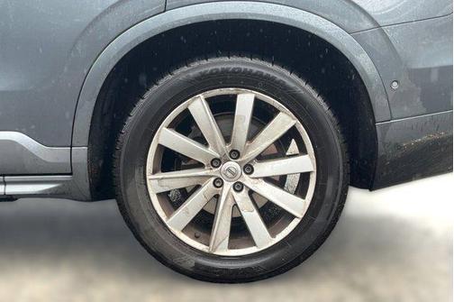 2018 Volvo XC90 T6 Momentum