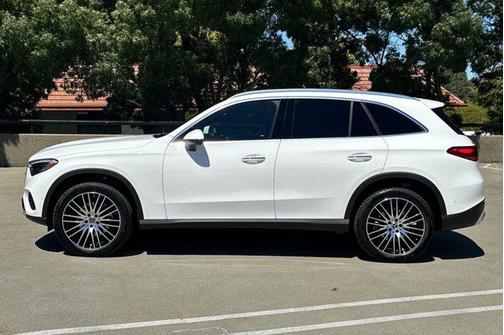 2026 Mercedes-Benz GLC 300 4MATIC