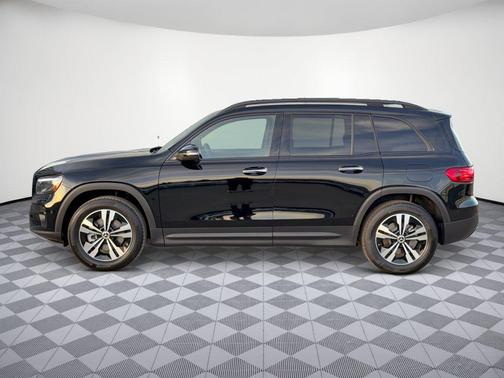Night Black 2026 Mercedes-Benz GLB 250 4MATIC