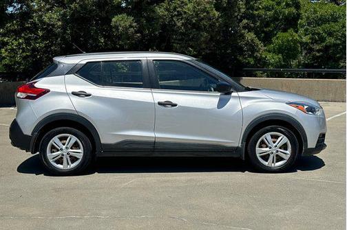 2020 Nissan Kicks S
