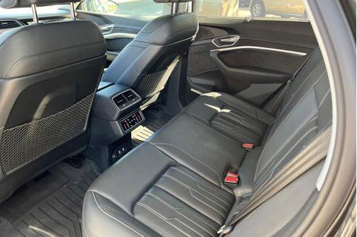 2019 Audi e-tron Premium Plus