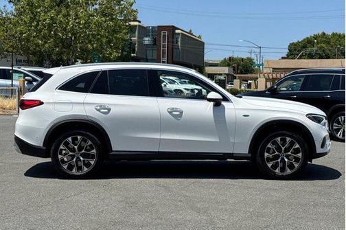 2025 Mercedes-Benz GLC 350e Base