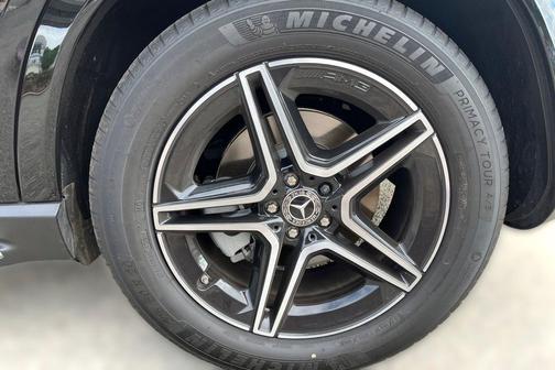Black 2024 Mercedes-Benz GLE 450 4MATIC
