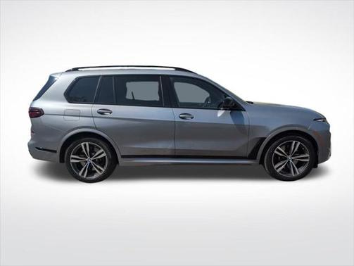 2024 BMW X7 M60i
