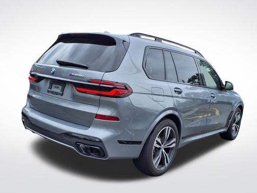 2024 BMW X7 M60i