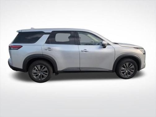 2022 Nissan Pathfinder S 4WD