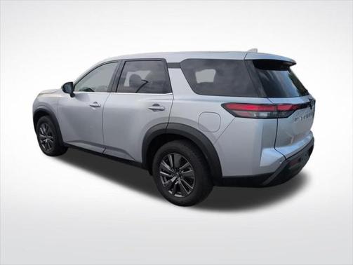 2022 Nissan Pathfinder S 4WD