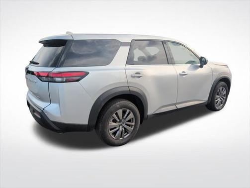 2022 Nissan Pathfinder S 4WD