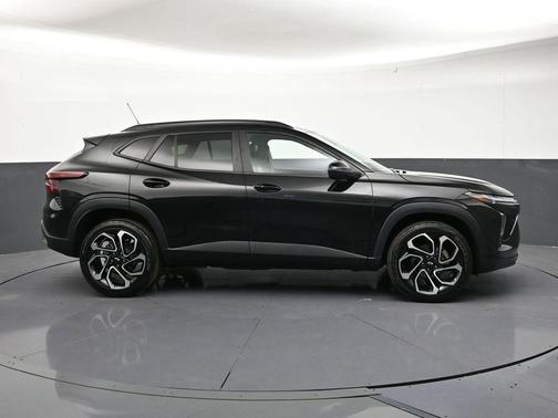 Mosaic Black Metallic 2024 Chevrolet Trax FWD 2RS