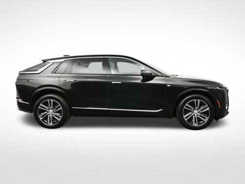 Stellar Black Metallic 2025 Cadillac LYRIQ Luxury