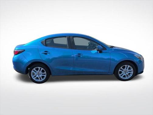 2017 Toyota Yaris iA Base