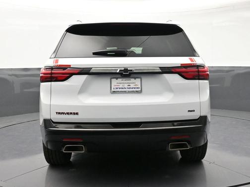 Summit White 2023 Chevrolet Traverse Premier