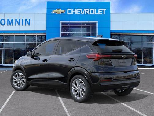 Mosaic Black Metallic 2027 Chevrolet Bolt LT FWD
