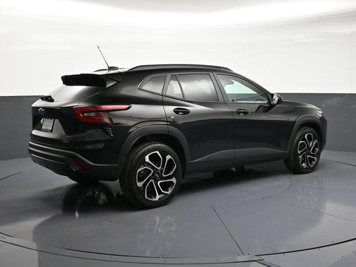 Mosaic Black Metallic 2024 Chevrolet Trax FWD 2RS