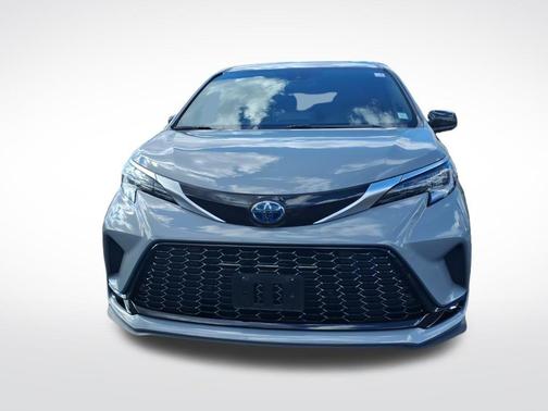 2023 Toyota Sienna XSE 7 Passenger