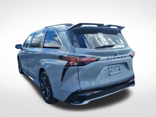 2023 Toyota Sienna XSE 7 Passenger