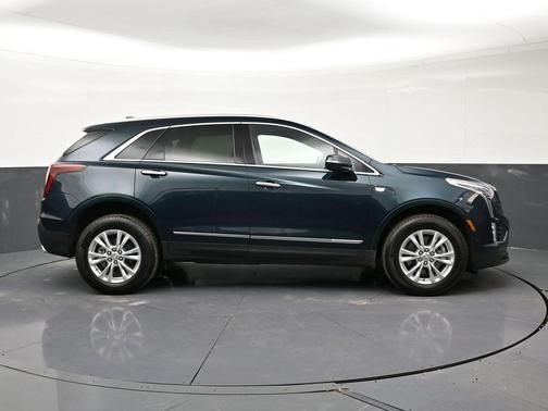 Emerald Lake Metallic 2026 Cadillac XT5 Luxury