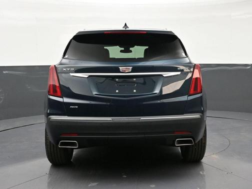 Emerald Lake Metallic 2026 Cadillac XT5 Luxury
