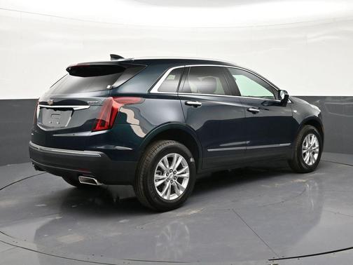 Emerald Lake Metallic 2026 Cadillac XT5 Luxury