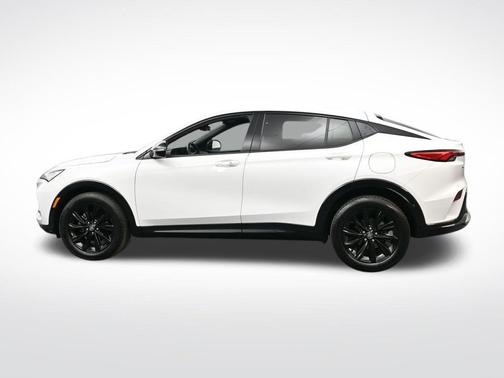 Summit White 2024 Buick Envista Sport Touring FWD