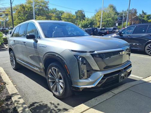 Argent Silver Metallic 2026 Cadillac VISTIQ Luxury
