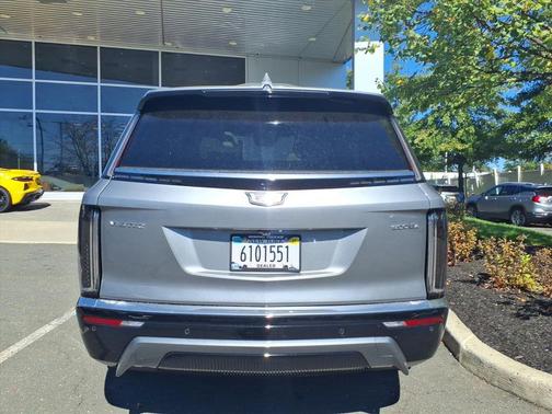 Argent Silver Metallic 2026 Cadillac VISTIQ Luxury