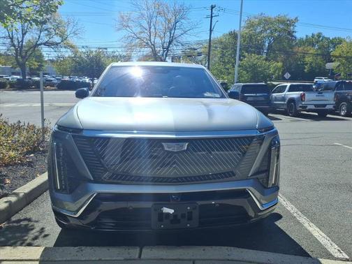 Argent Silver Metallic 2026 Cadillac VISTIQ Luxury