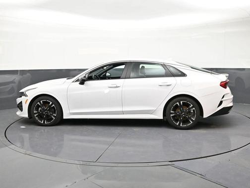 Glacial White Pearl 2022 Kia K5 GT-Line