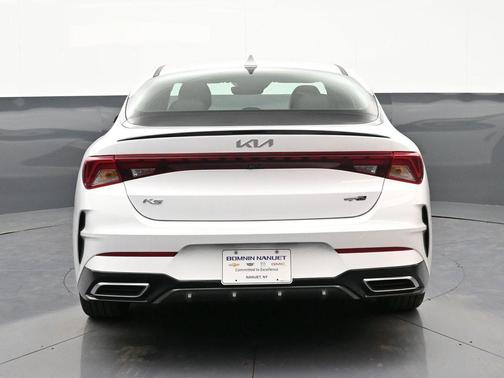 Glacial White Pearl 2022 Kia K5 GT-Line