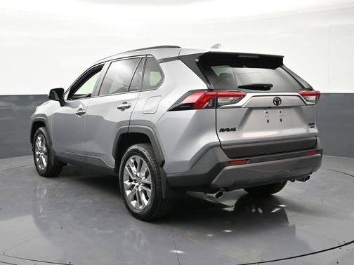 Silver Sky Metallic 2019 Toyota RAV4 Limited