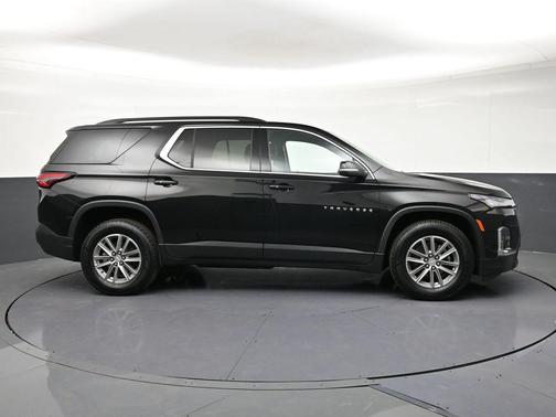 Black Metallic 2023 Chevrolet Traverse LT Cloth