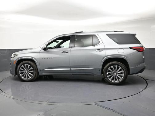 Sterling Gray Metallic 2023 Chevrolet Traverse Premier