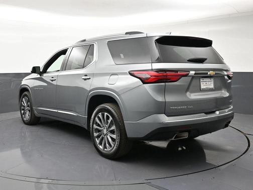 Sterling Gray Metallic 2023 Chevrolet Traverse Premier