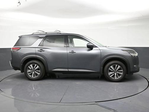 Gun Metallic 2024 Nissan Pathfinder SL 4WD