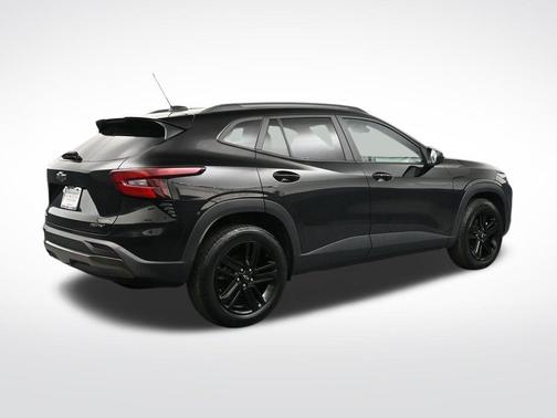 Mosaic Black Metallic 2024 Chevrolet Trax FWD ACTIV