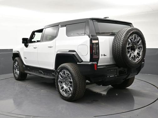Interstellar White 2026 GMC HUMMER EV SUV 3X