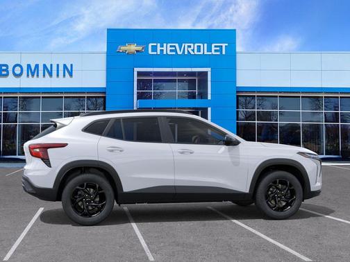 Summit White 2026 Chevrolet Trax LT