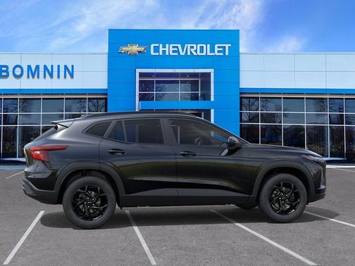 Mosaic Black Metallic 2026 Chevrolet Trax LT