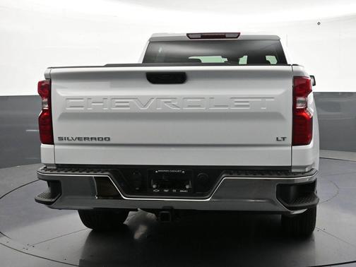 Summit White 2026 Chevrolet Silverado 1500 LT