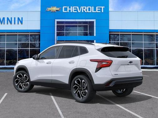 Summit White 2026 Chevrolet Trax FWD 2RS
