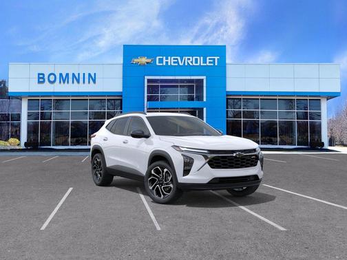 Summit White 2026 Chevrolet Trax FWD 2RS