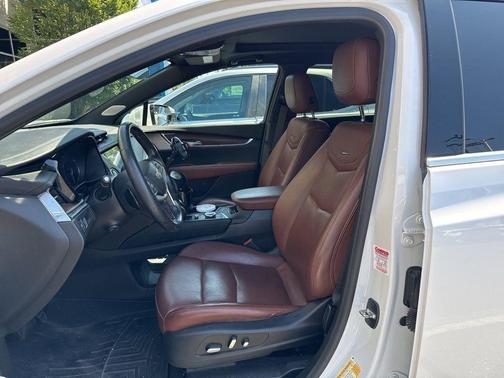 2022 Cadillac XT5 Premium Luxury