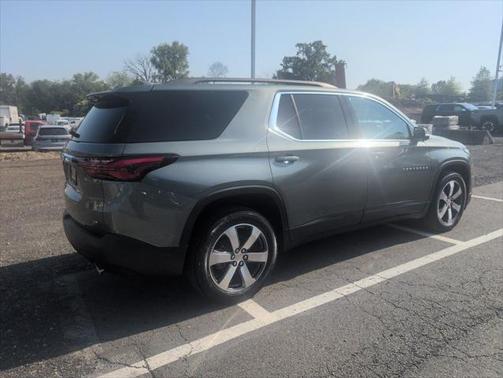 2022 Chevrolet Traverse LT Leather