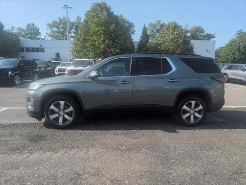 2022 Chevrolet Traverse LT Leather